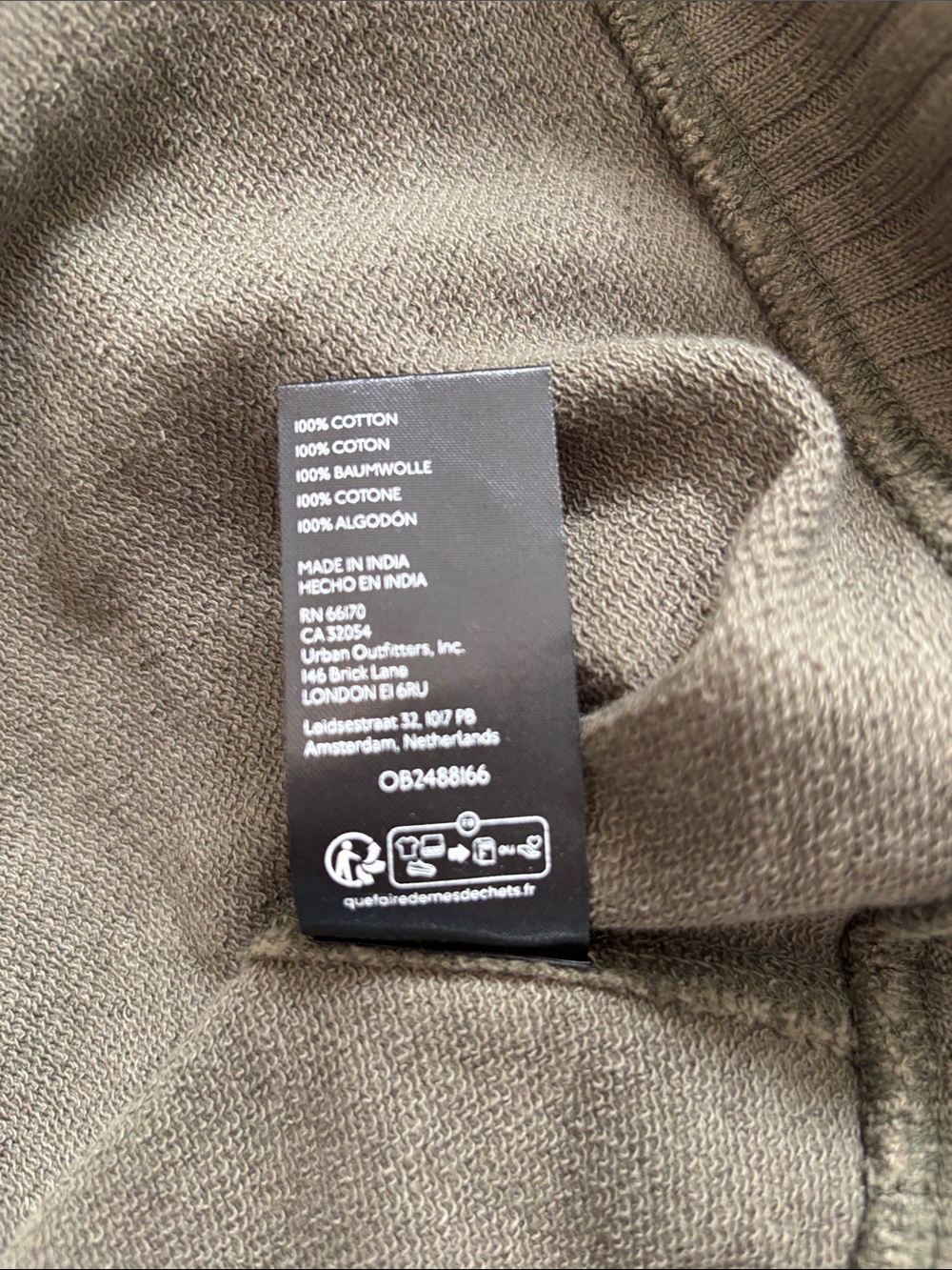 Pilcro/Anthropologie V-Neck Graphic Flea Market Sweatshirt in Pine Size XL. NWT - Picture 11 of 11